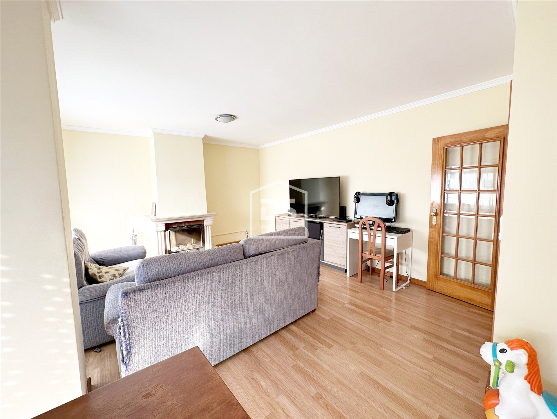 Apartamento T2 em Olival, Vila Nova de Gaia c/ varanda